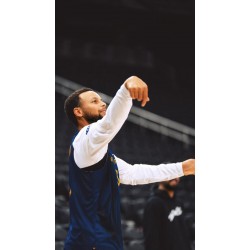 Lakers-Warriors-optaktskampen antydede den forestående dominans i den nye sæson. Lakers-Warriors-optaktskampen antydede den forestående dominans i den nye sæson.